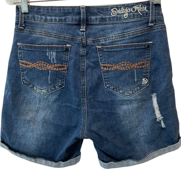 Indigo Rein Muffin Topper Bermuda Denim Jean Shorts Embroidered Size 9 Cuffed - Picture 2 of 5